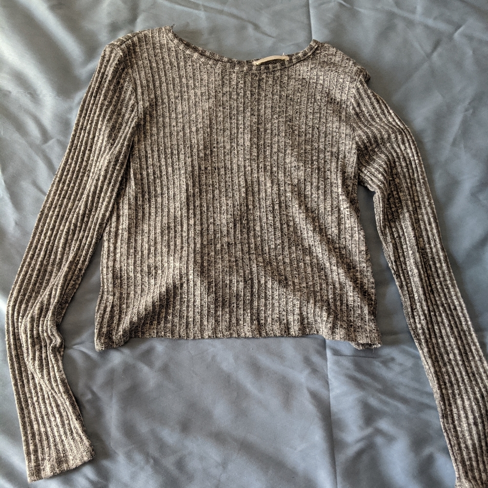Keyhole Back shirt - Picture 2 of 2